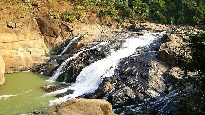 Putudi waterfall